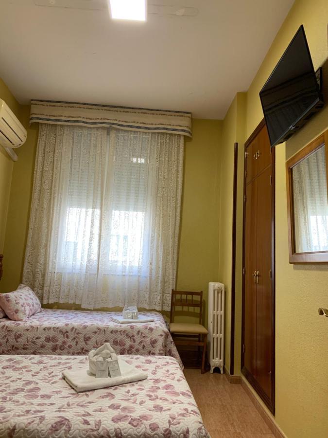 Hostal Internacional Madrid Ngoại thất bức ảnh