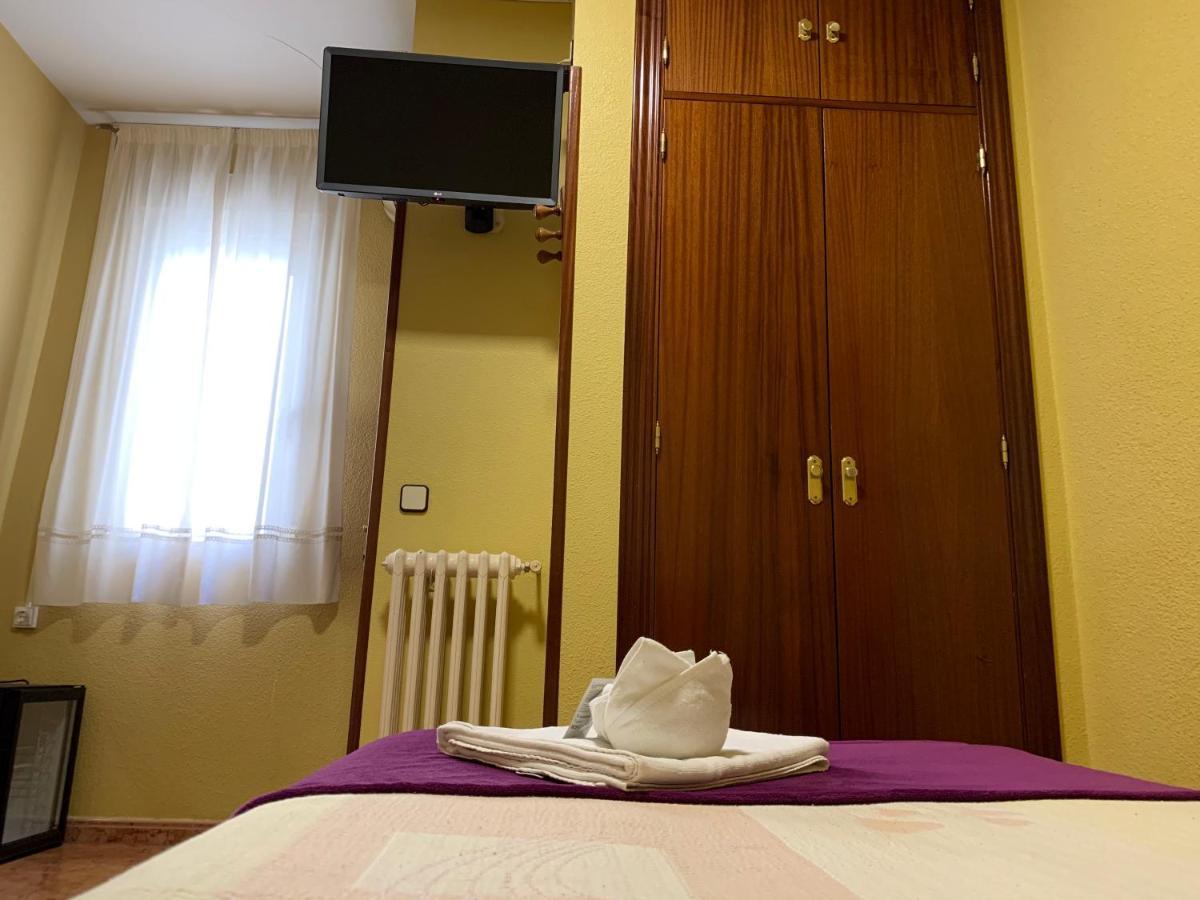 Hostal Internacional Madrid Ngoại thất bức ảnh